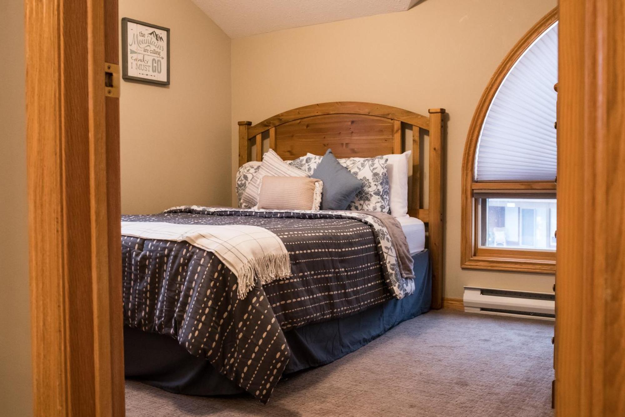Marble Canyon Fairmont Hot Springs Room photo