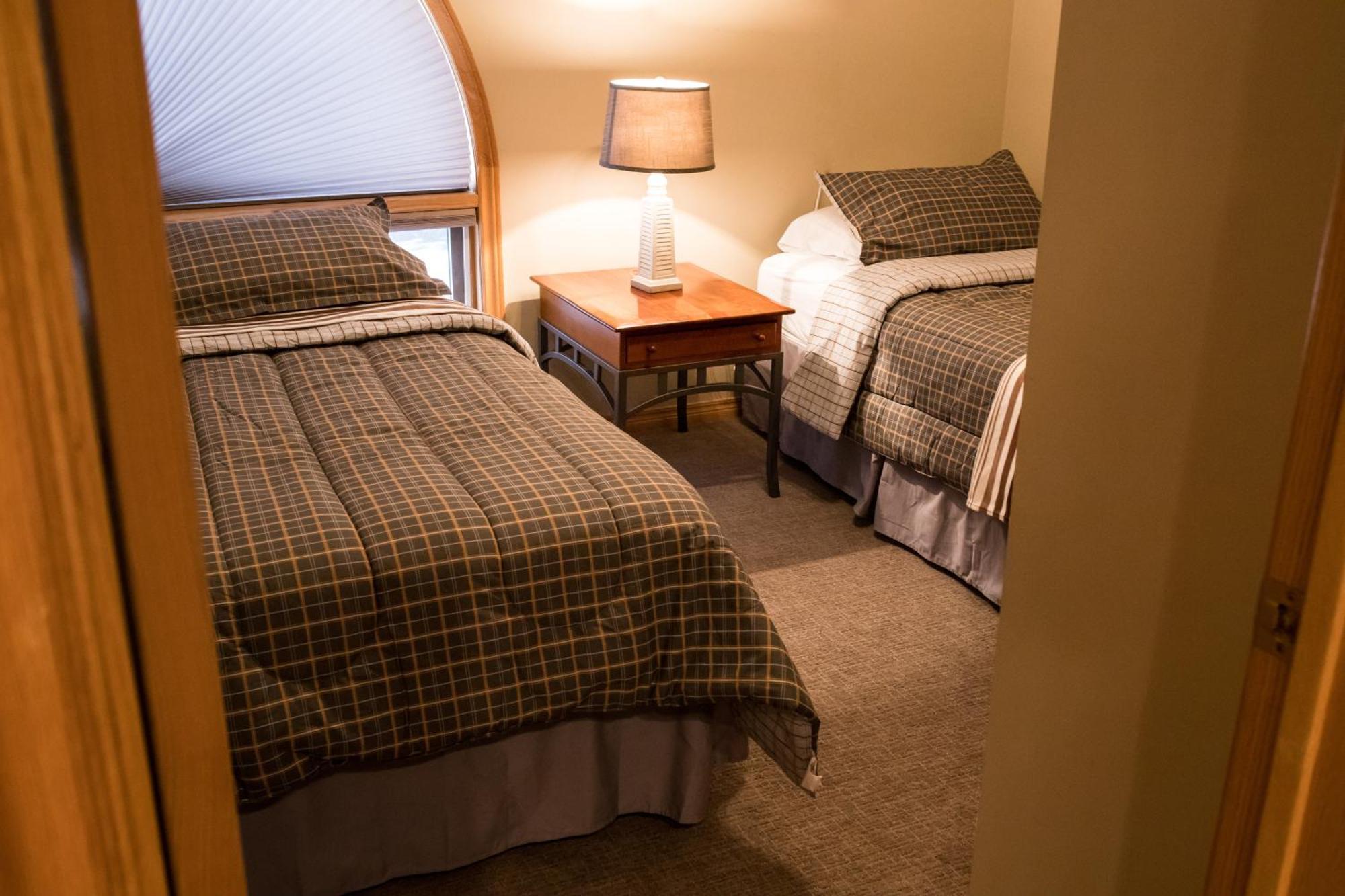 Marble Canyon Fairmont Hot Springs Room photo