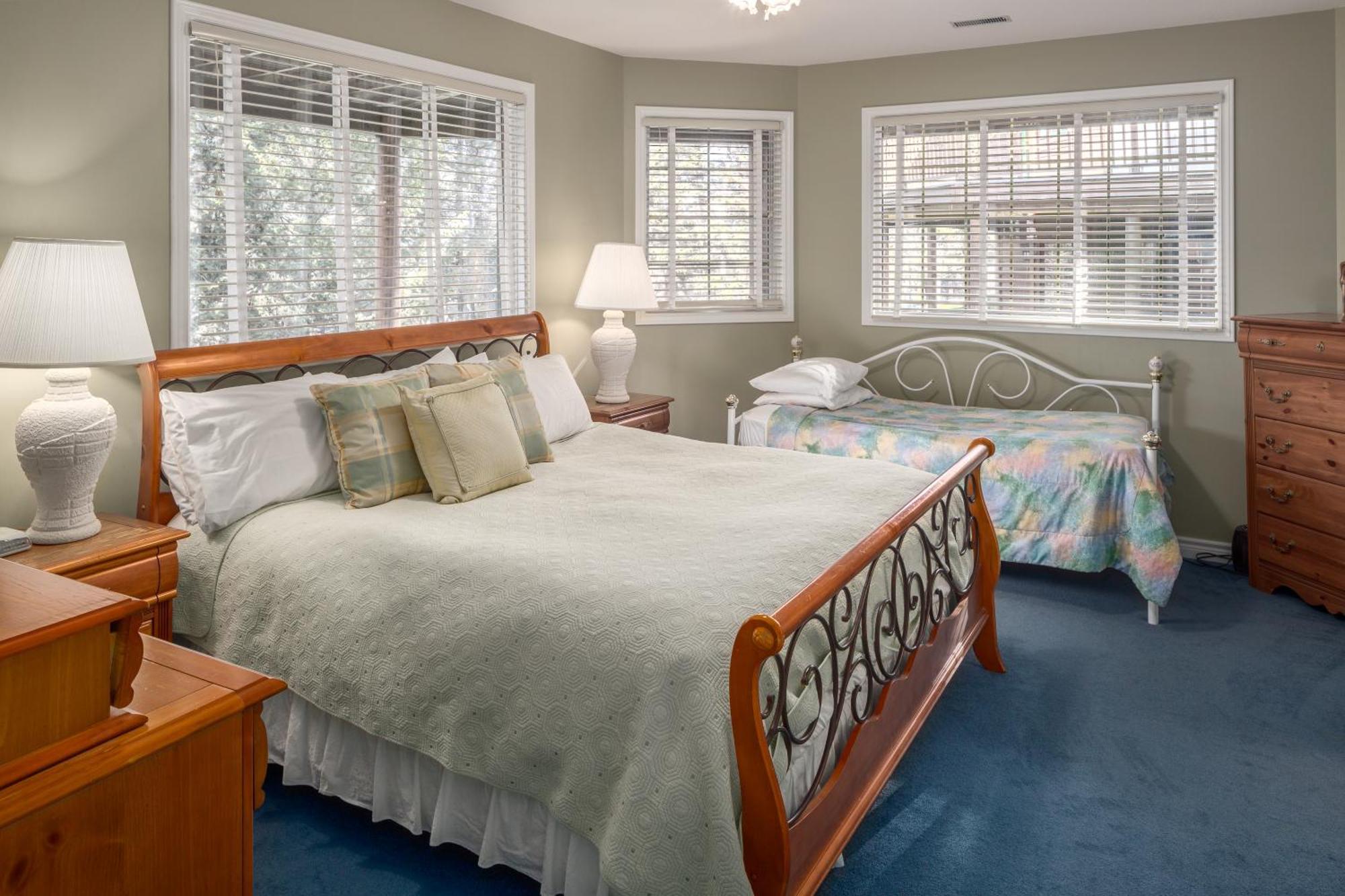 Marble Canyon Fairmont Hot Springs Room photo